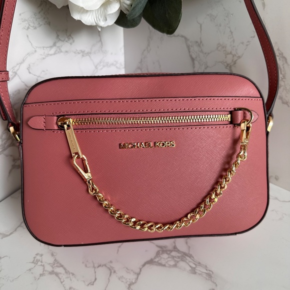 **SOLD**MICHAEL KORS Jet Set Large Saffiano Leather Crossbody Bag in Rose ✨ - Picture 4 of 14